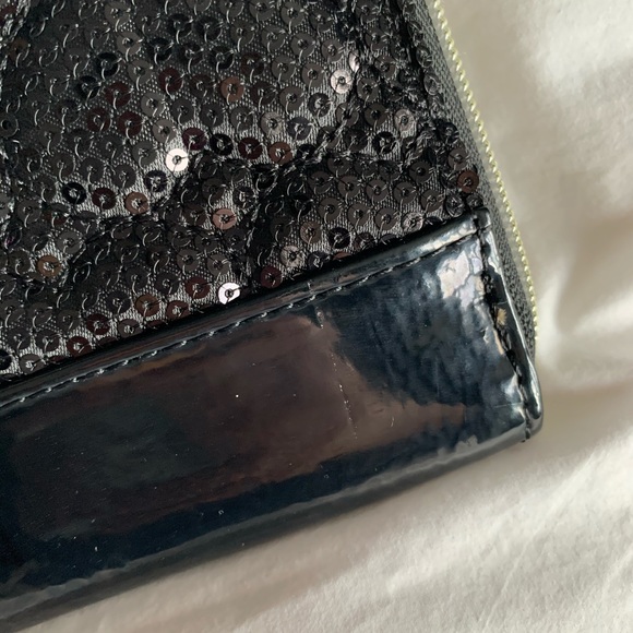 Betsey Johnson black heart wallet - Picture 2 of 3